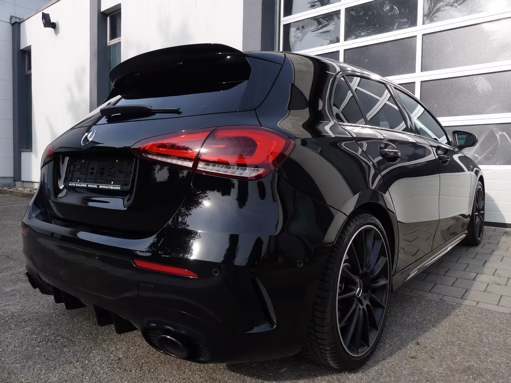 Mercedes-Benz A 35 AMG