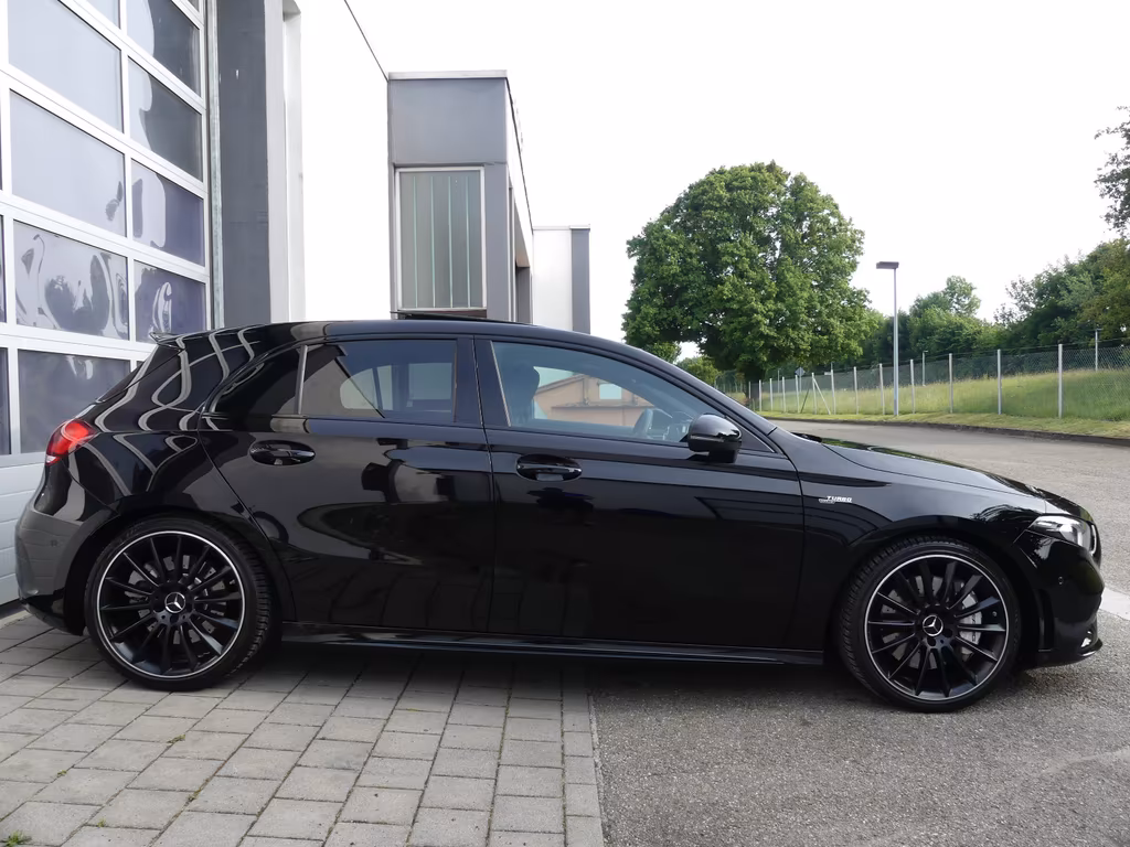 Mercedes-Benz A 35 AMG