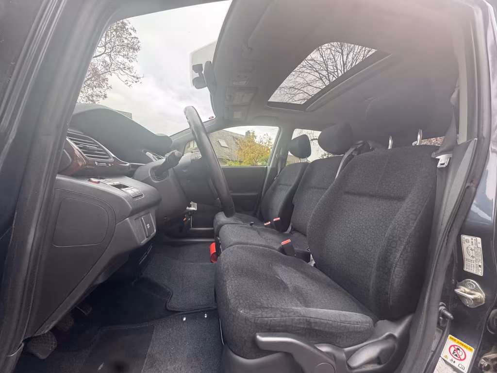Honda FR-V