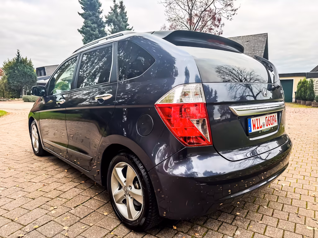 Honda FR-V