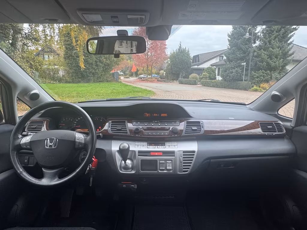 Honda FR-V