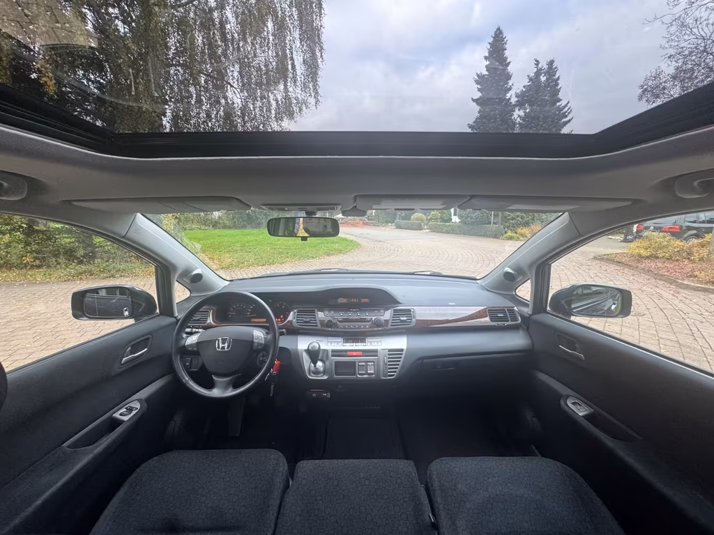 Honda FR-V