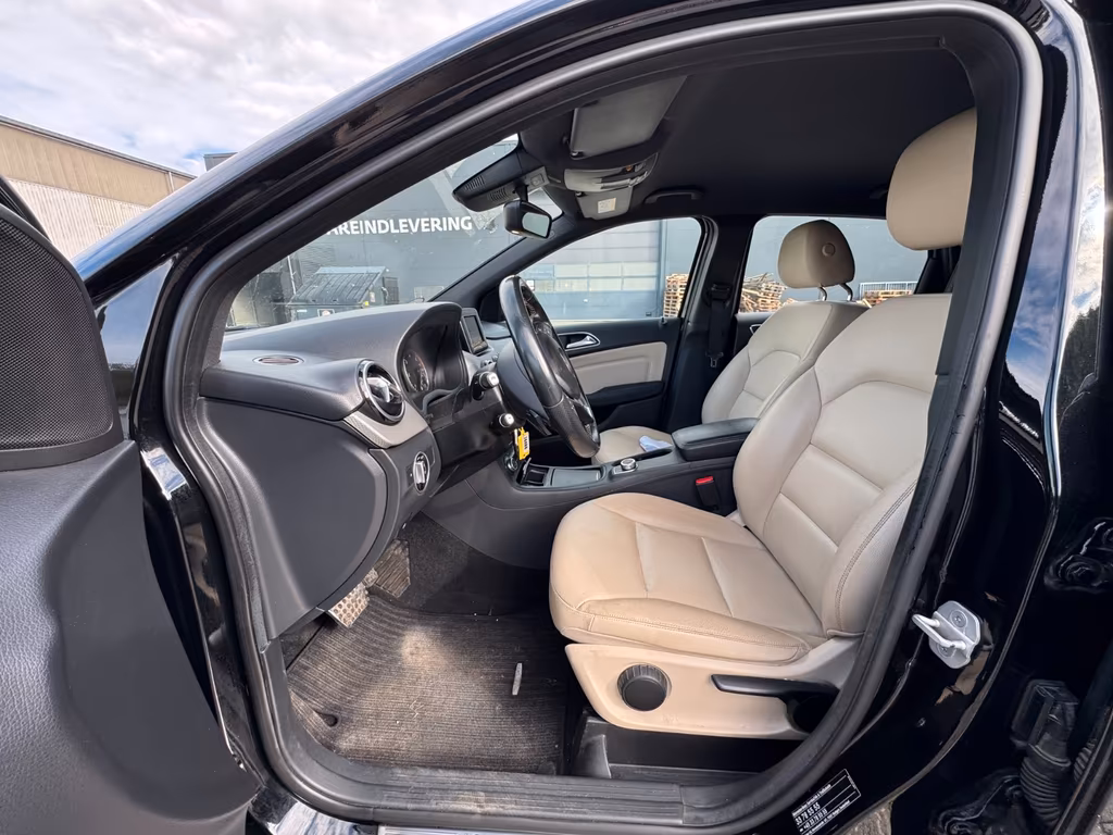 Mercedes-Benz B 220