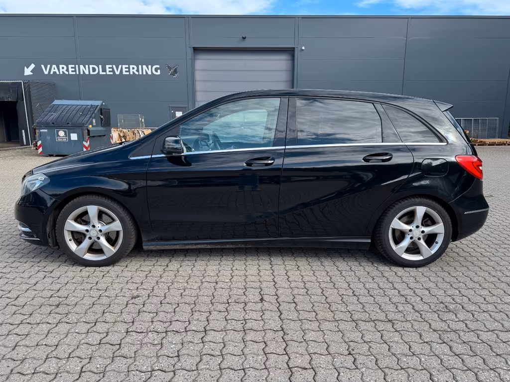 Mercedes-Benz B 220