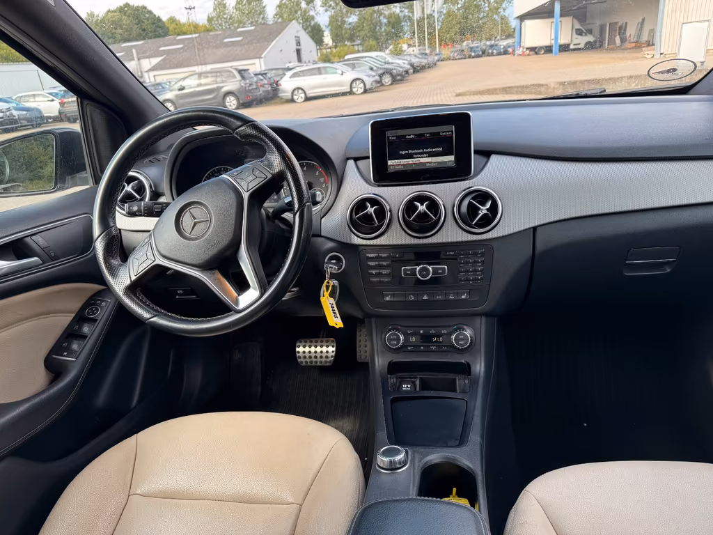 Mercedes-Benz B 220