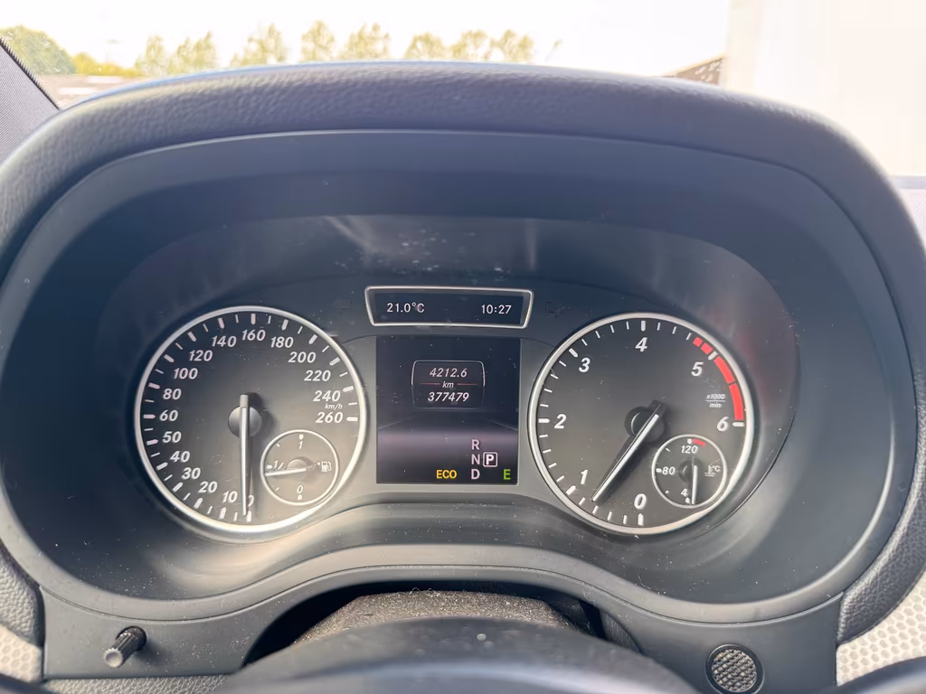 Mercedes-Benz B 220