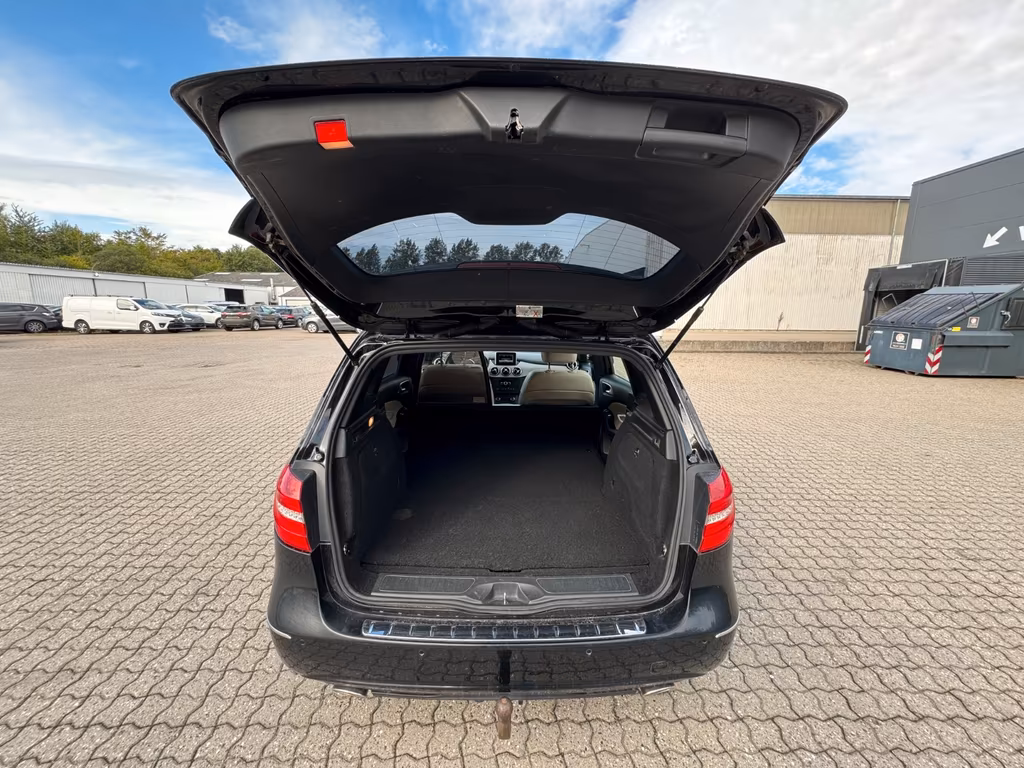 Mercedes-Benz B 220