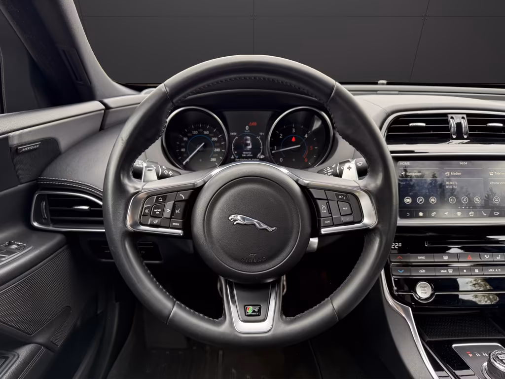 Jaguar XE