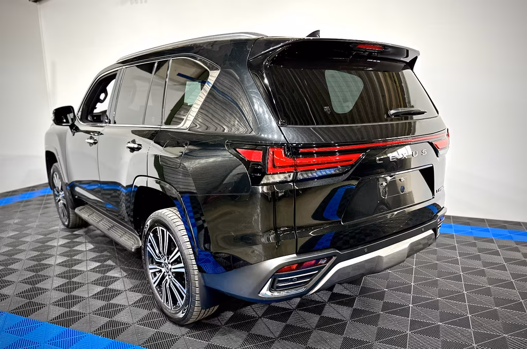 Lexus LX 600