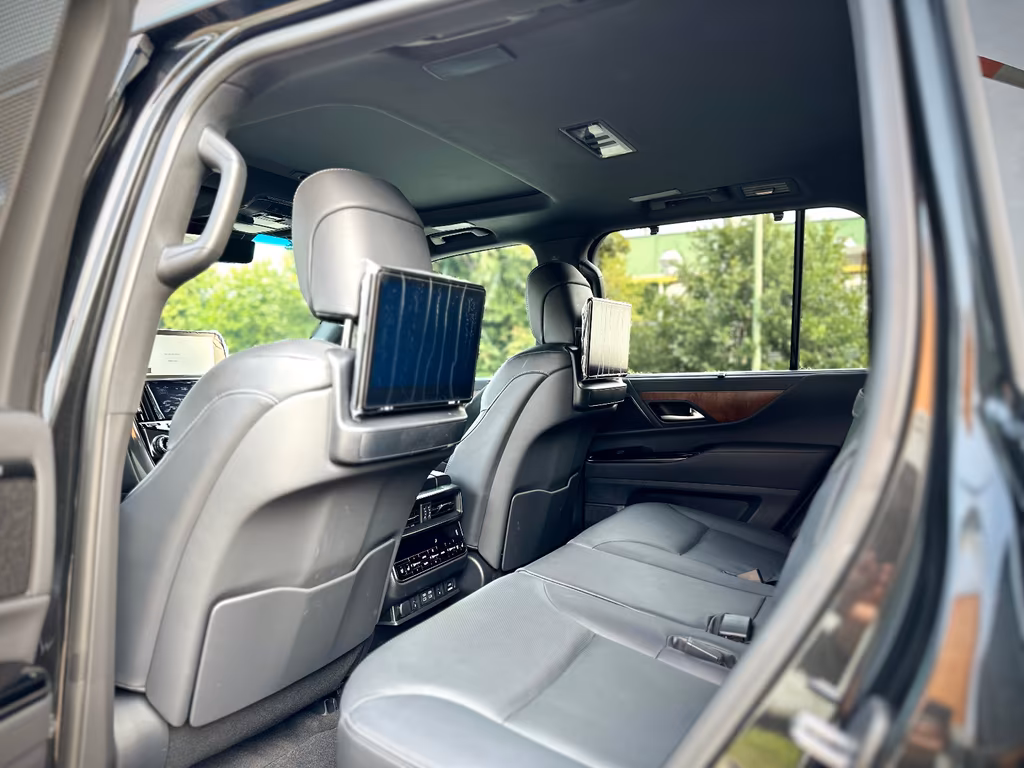 Lexus LX 600