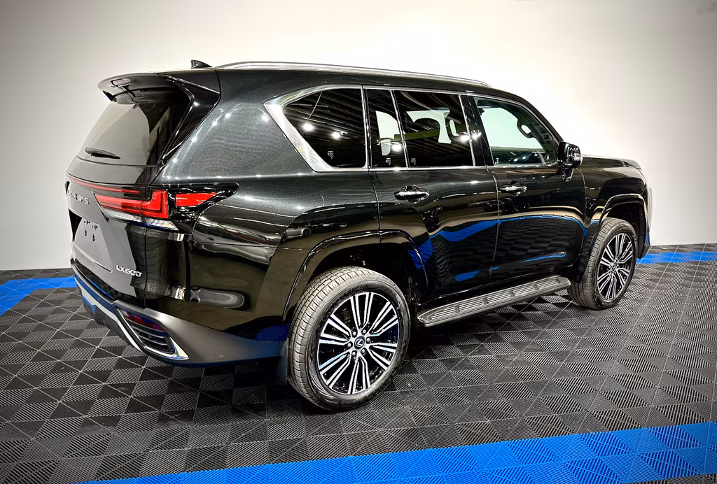 Lexus LX 600