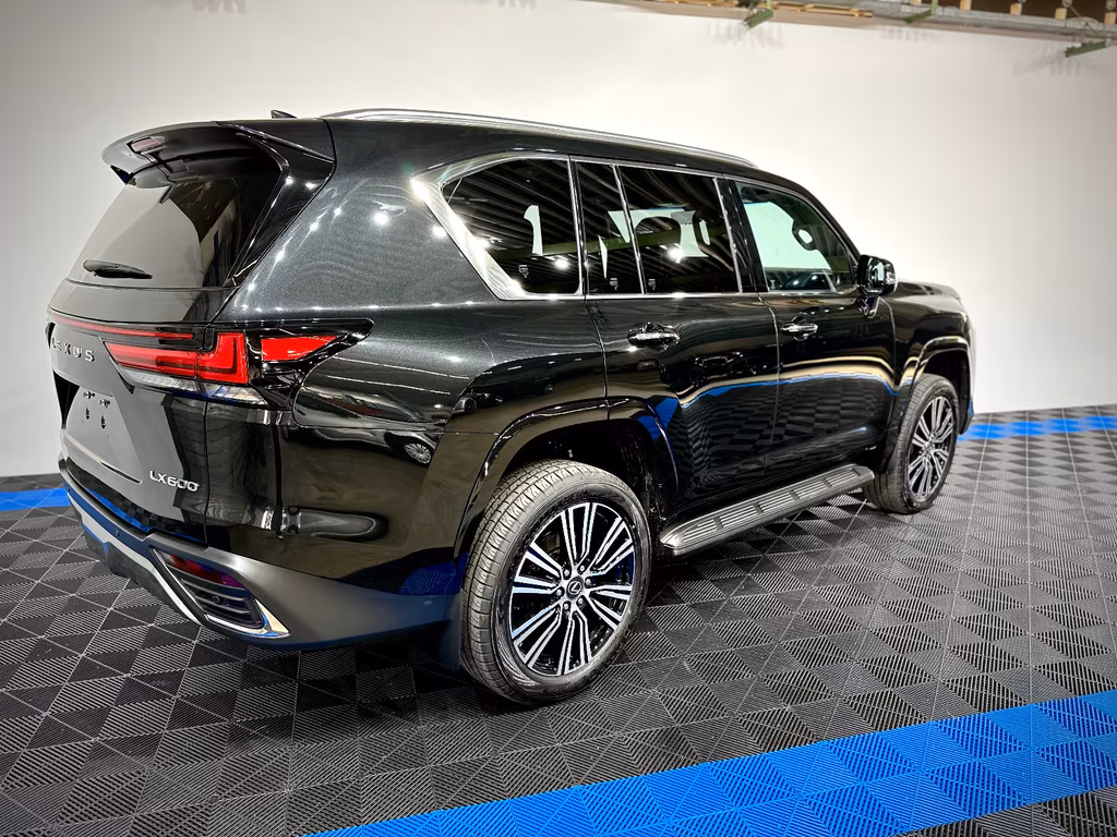 Lexus LX 600
