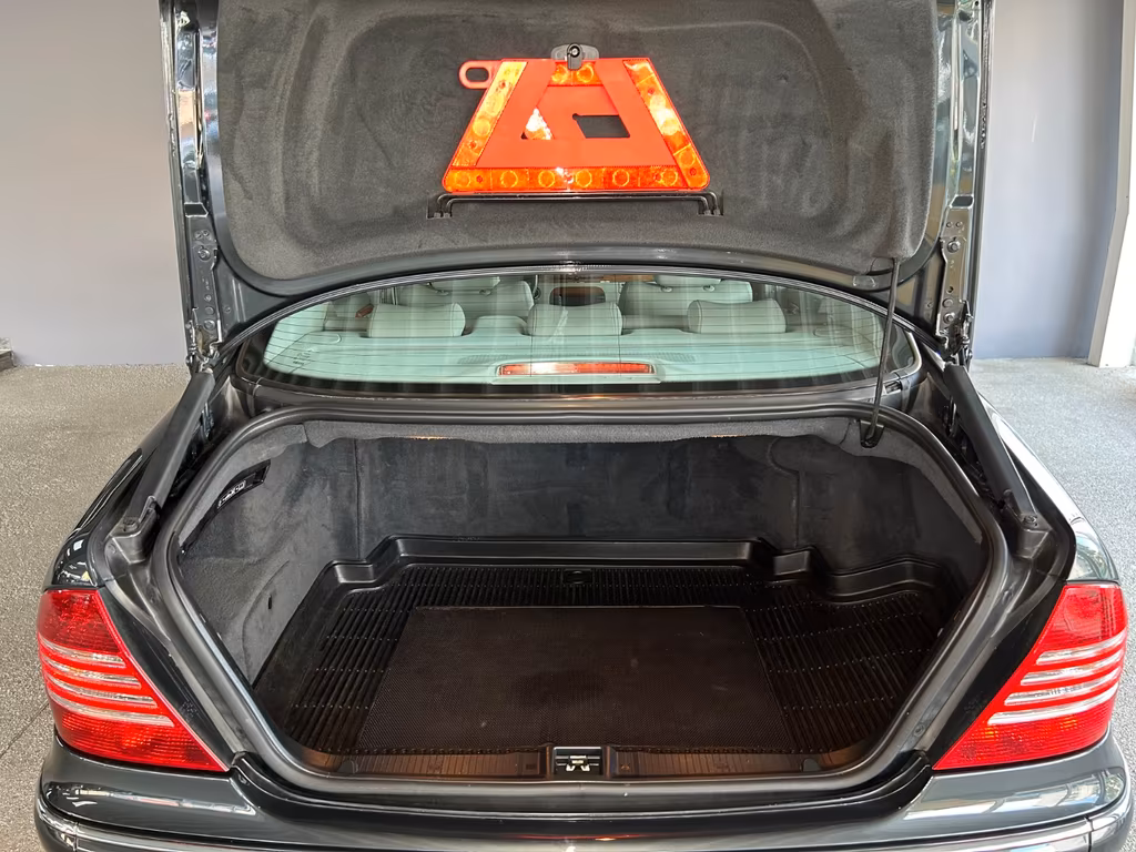 Mercedes-Benz S 320