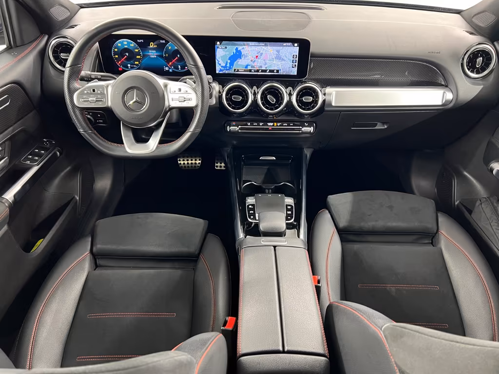 Mercedes-Benz GLB 220