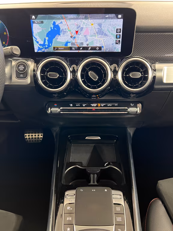 Mercedes-Benz GLB 220