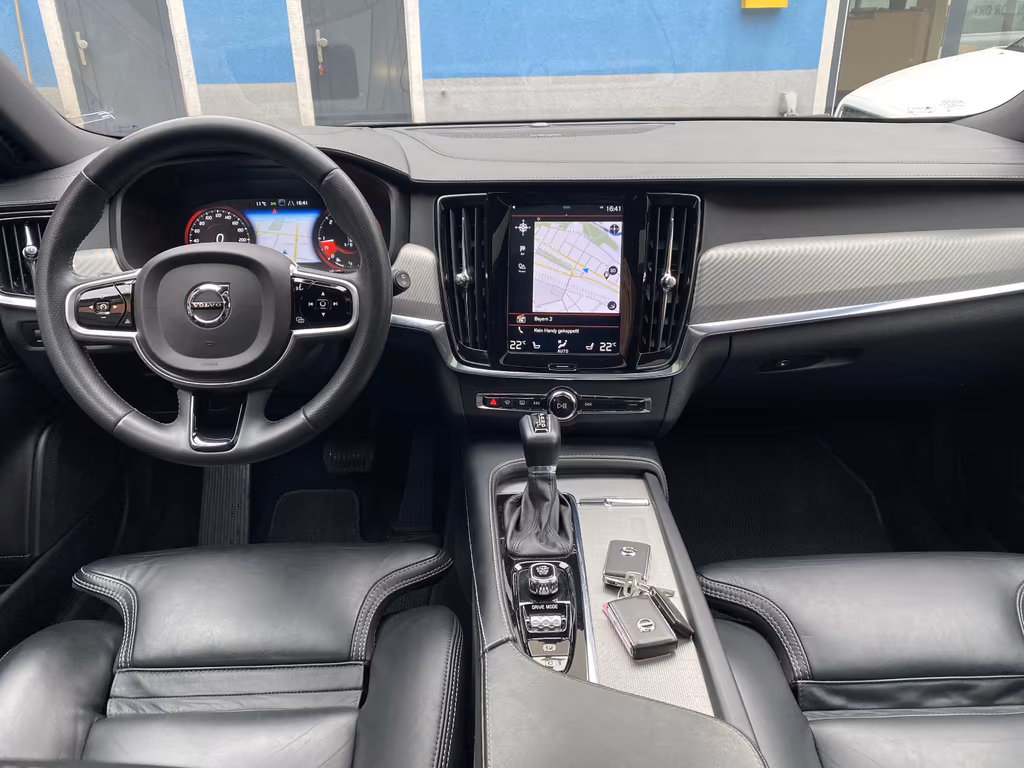 Volvo V90 Cross Country