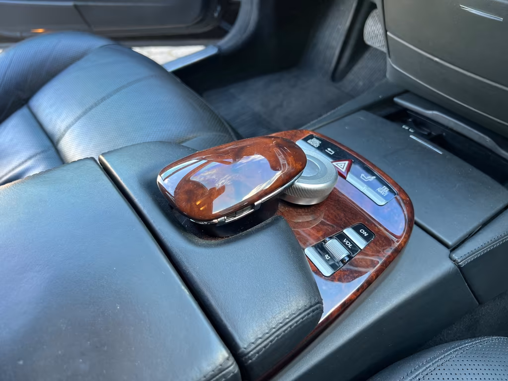 Mercedes-Benz S 600