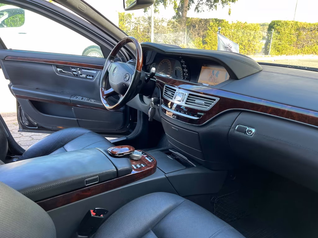 Mercedes-Benz S 600