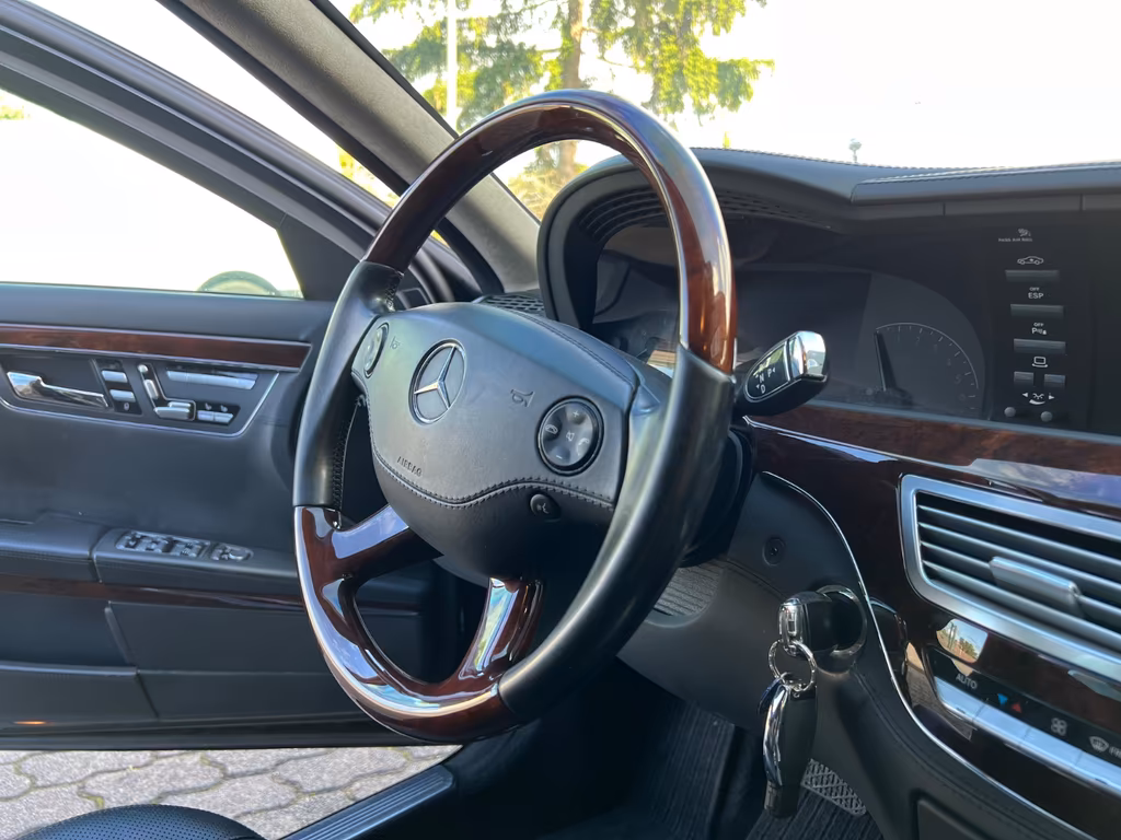 Mercedes-Benz S 600