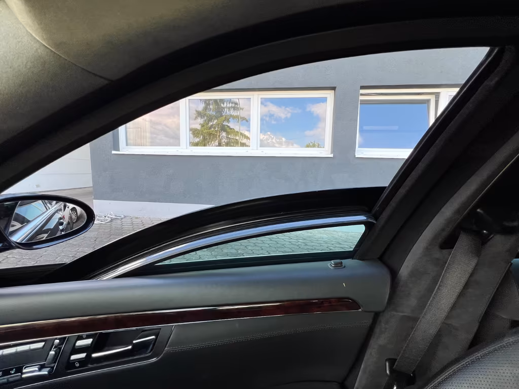 Mercedes-Benz S 600