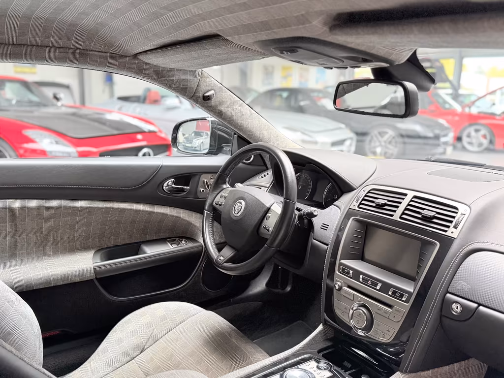 Jaguar XKR