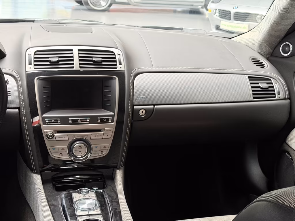 Jaguar XKR