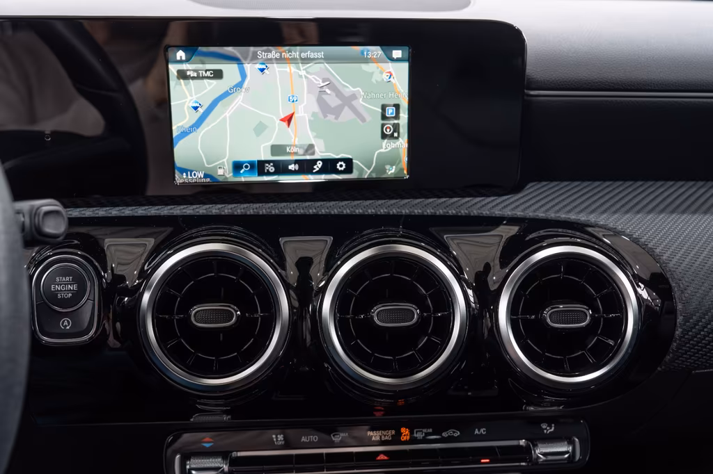 Mercedes-Benz A 220