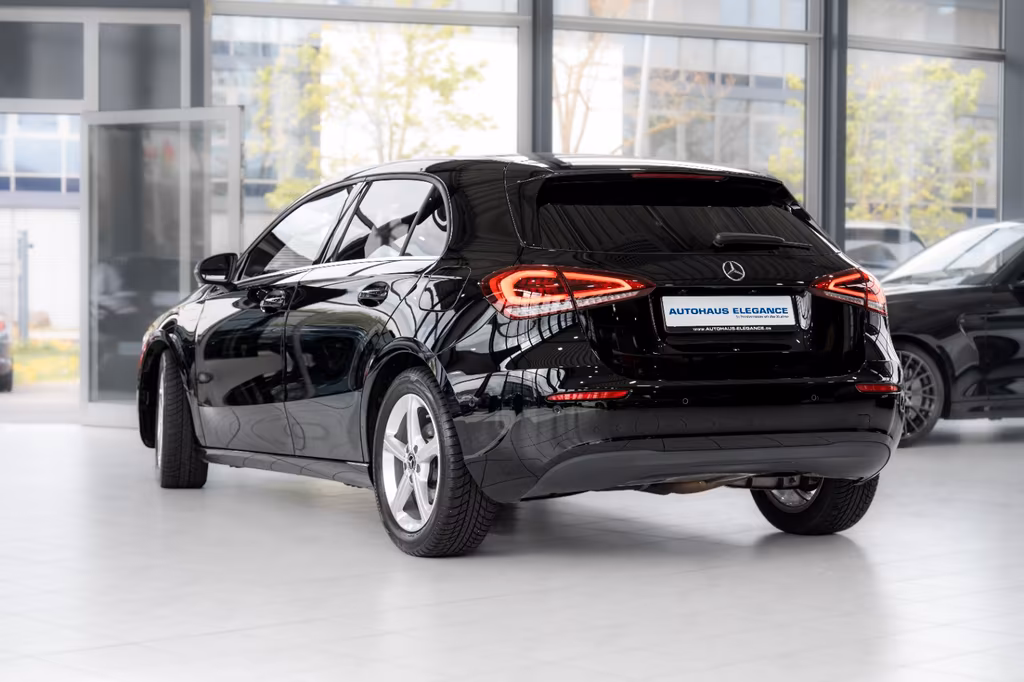 Mercedes-Benz A 220