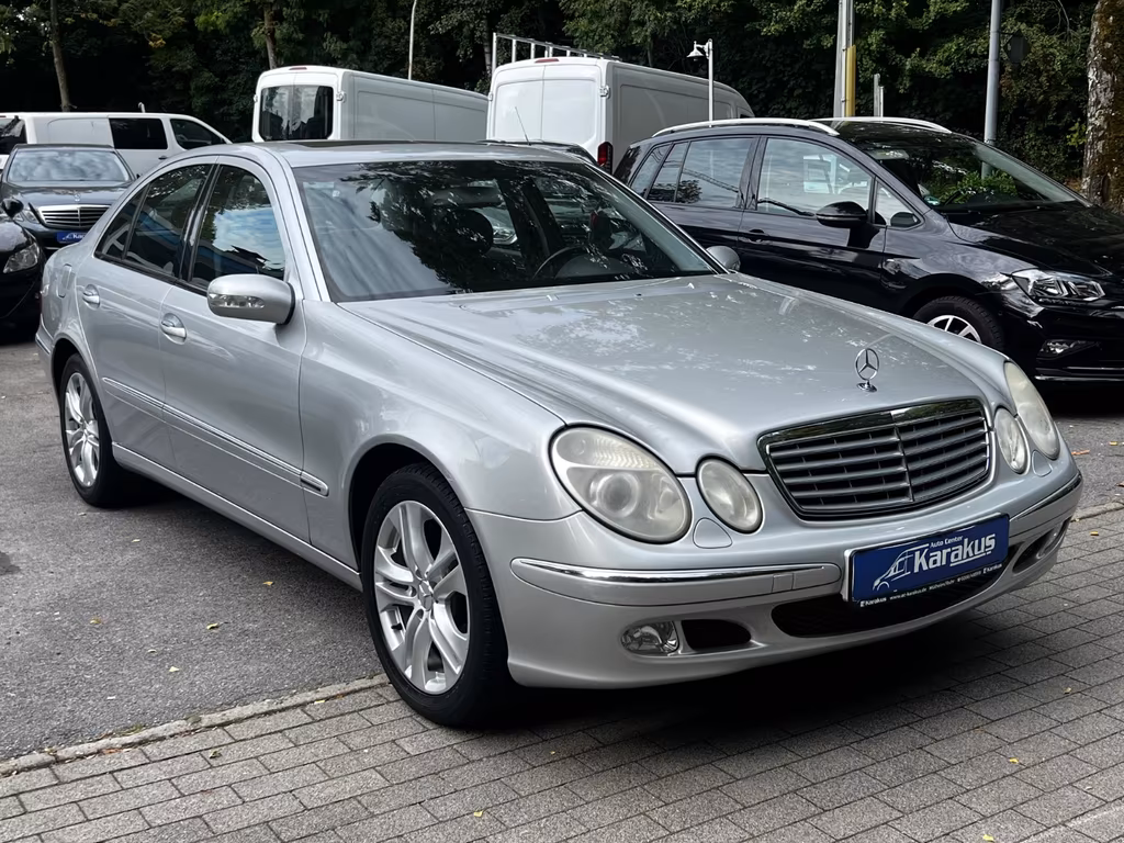 Mercedes-Benz E 240
