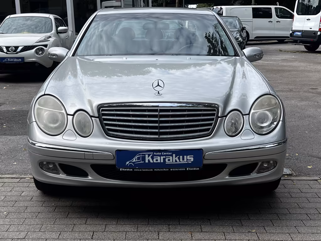 Mercedes-Benz E 240