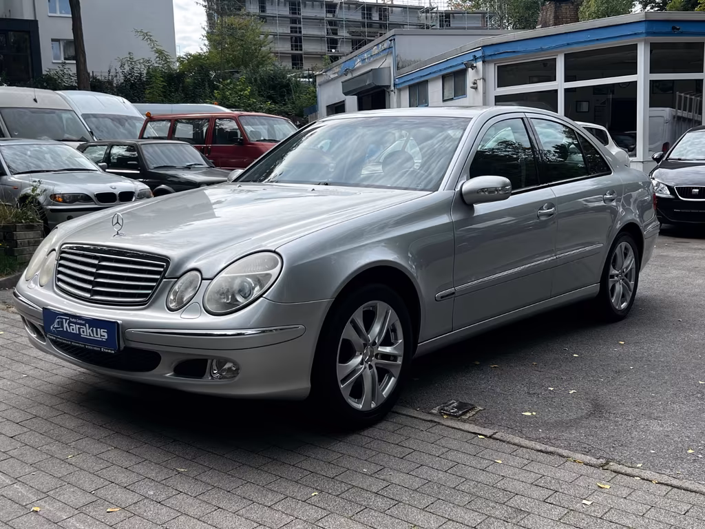 Mercedes-Benz E 240
