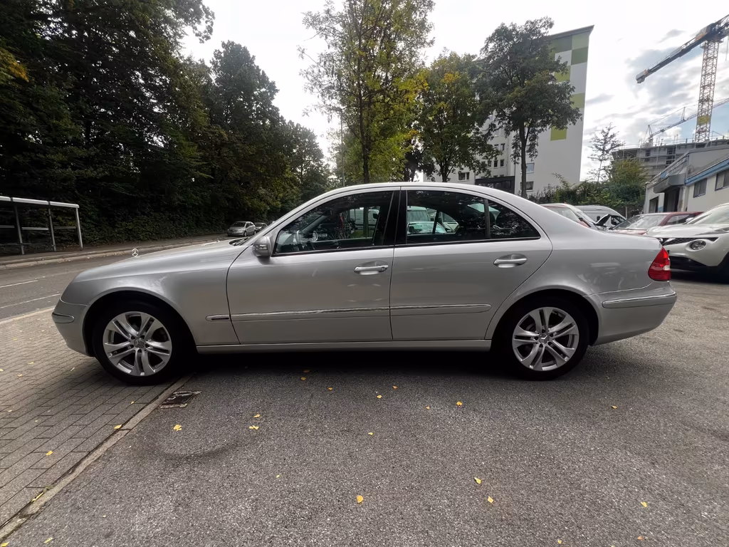 Mercedes-Benz E 240