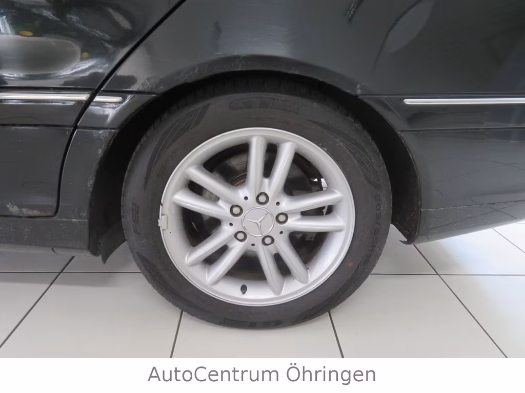 Mercedes-Benz C 240