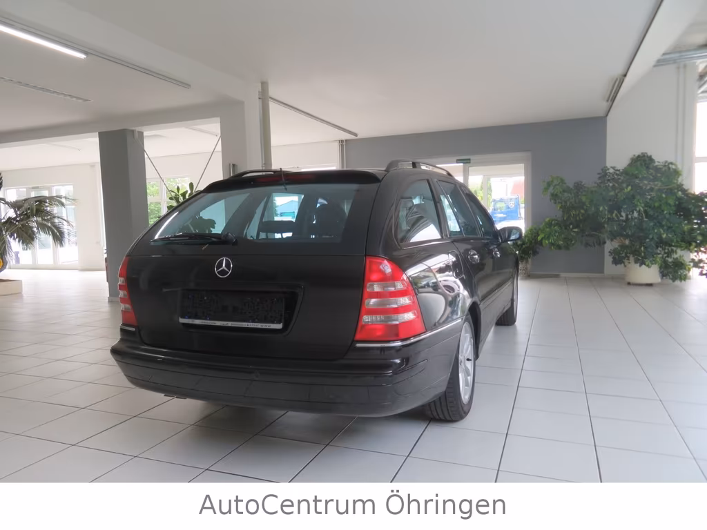 Mercedes-Benz C 240