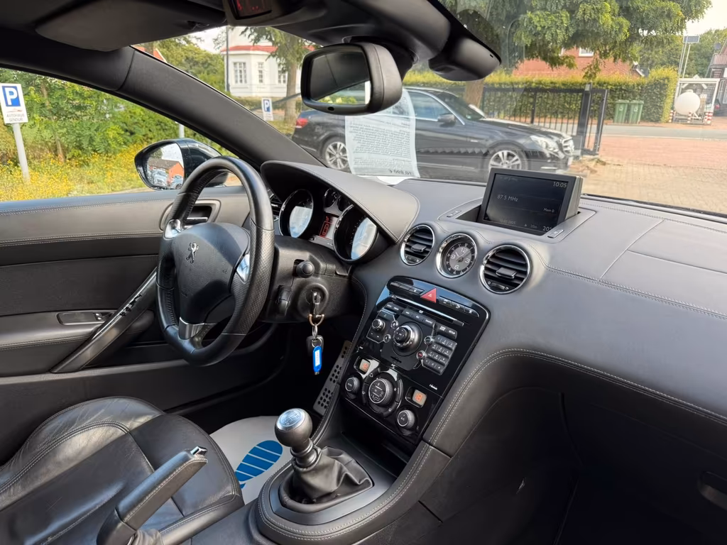 Peugeot RCZ