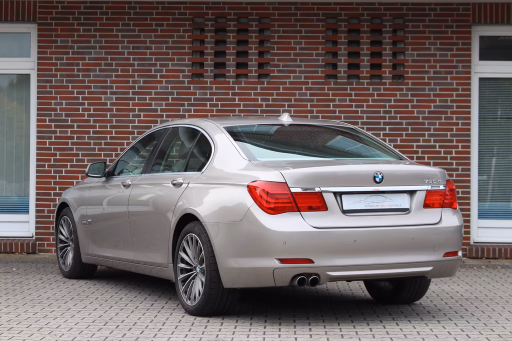 BMW 730