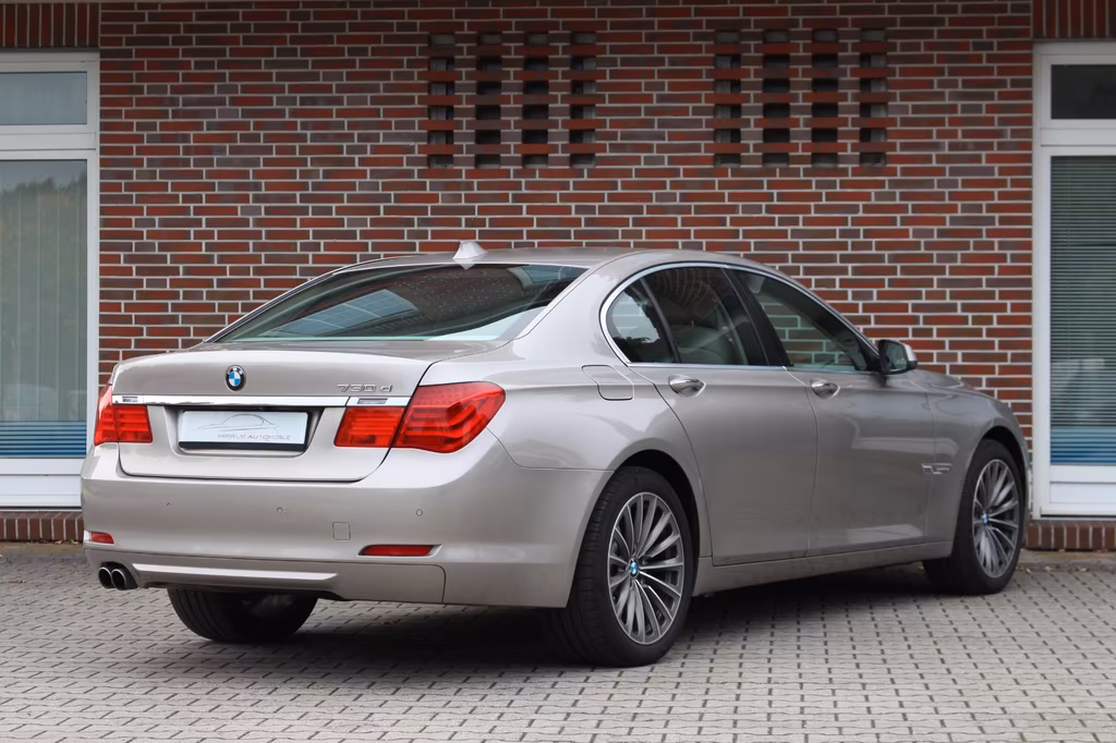 BMW 730
