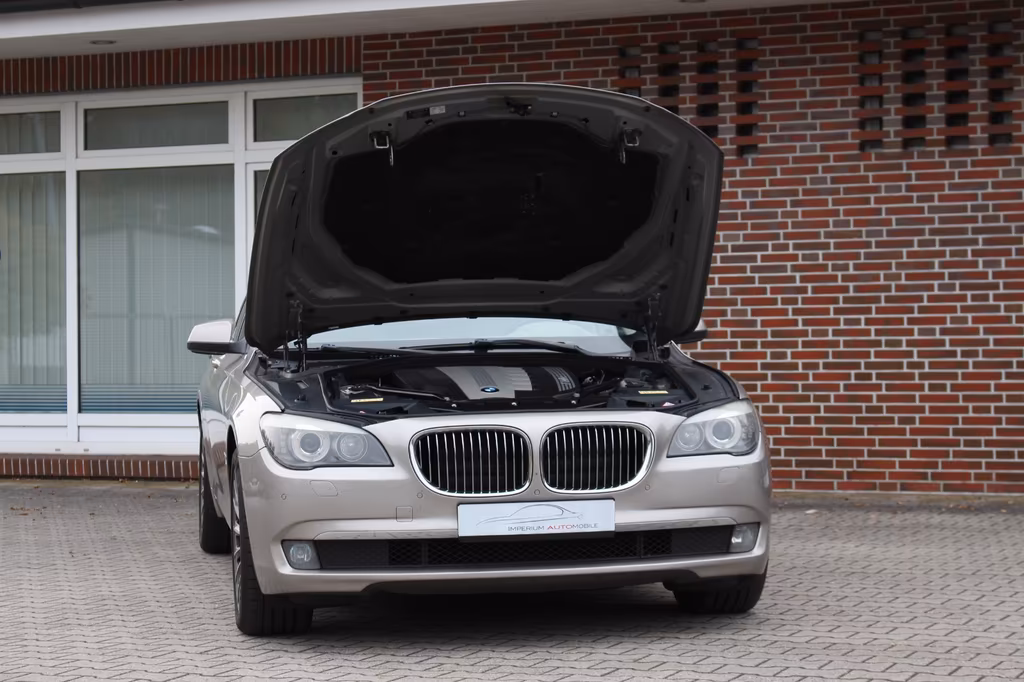 BMW 730