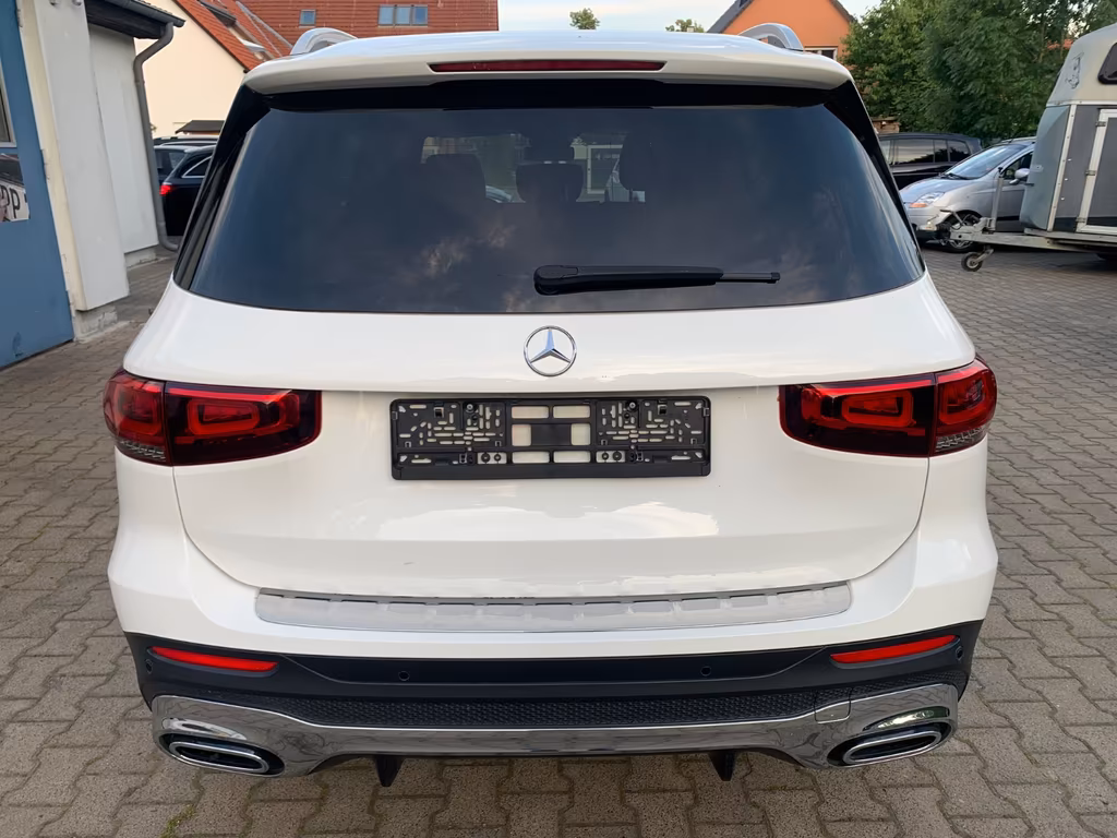 Mercedes-Benz GLB 220