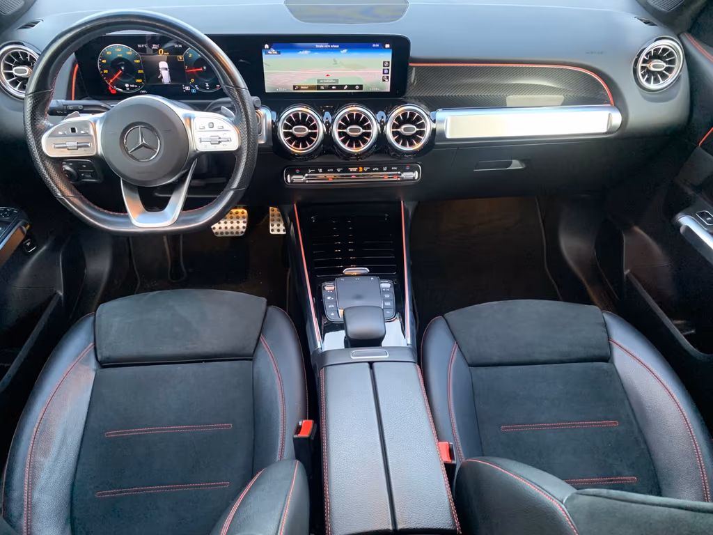 Mercedes-Benz GLB 220