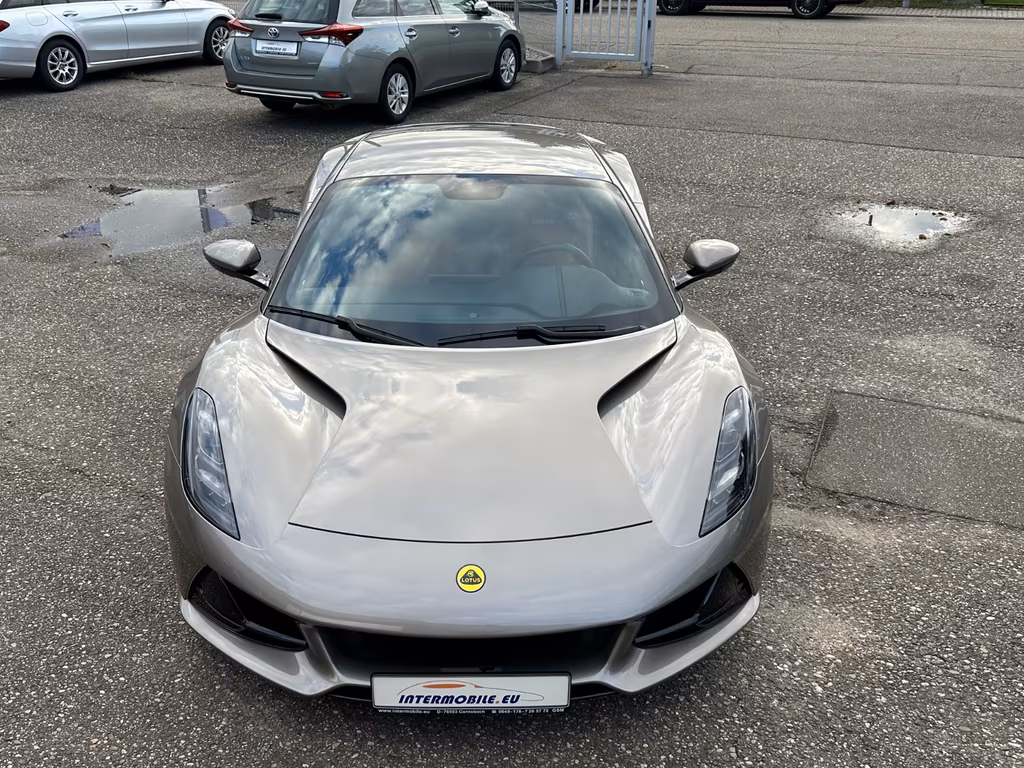Lotus Emira