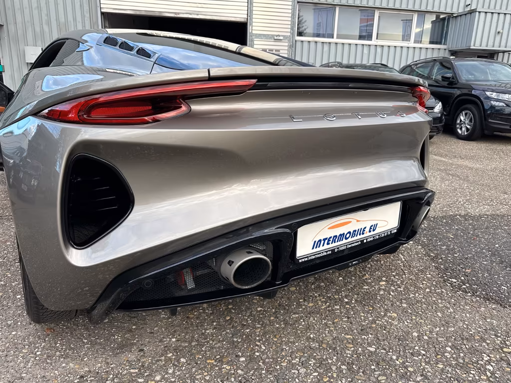 Lotus Emira