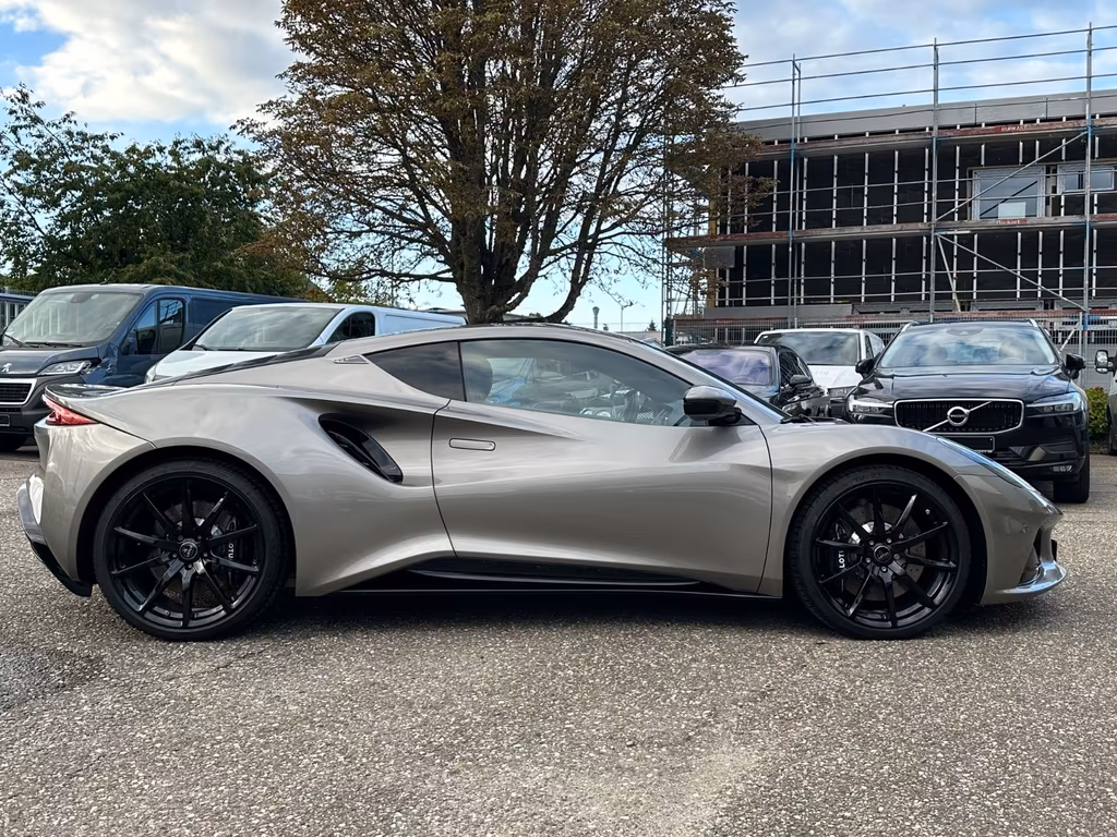 Lotus Emira