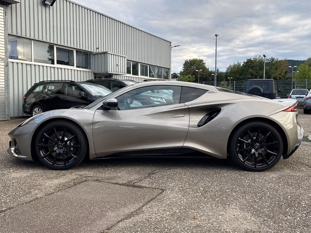 Lotus Emira
