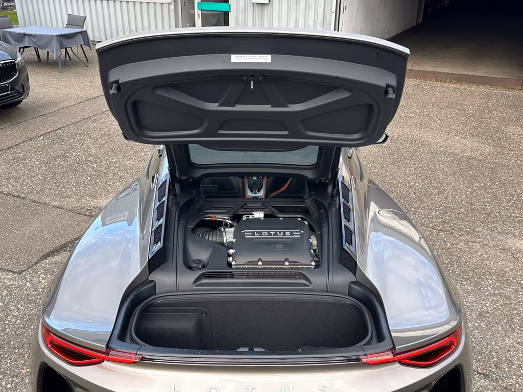 Lotus Emira