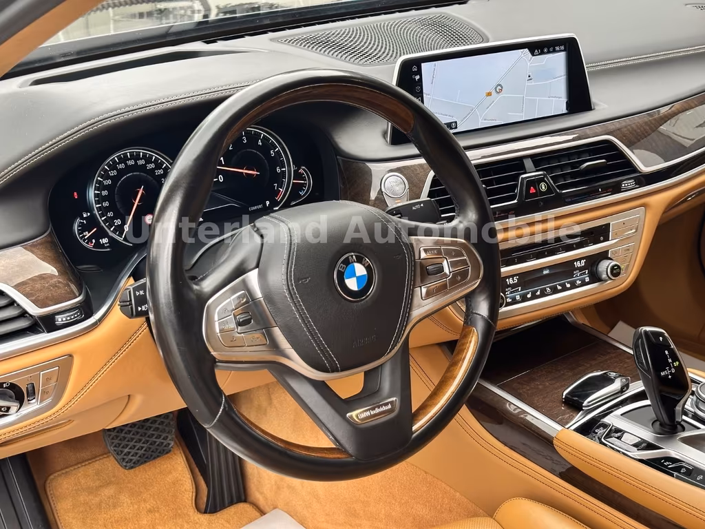 BMW M760