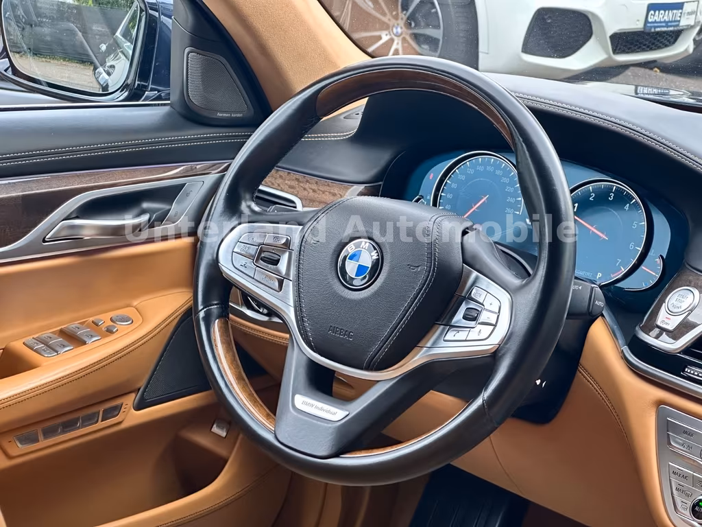 BMW M760