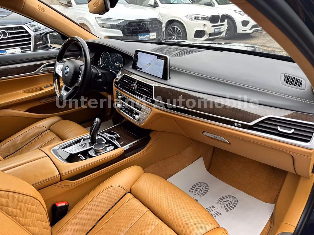 BMW M760