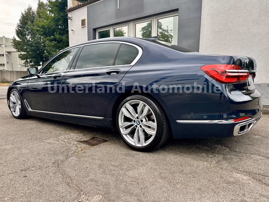 BMW M760