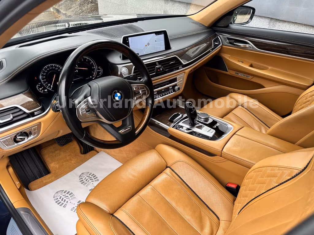 BMW M760